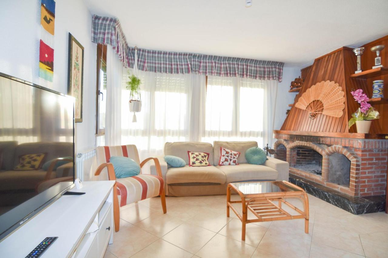 Amplio Y Comodo Chalet En Ajo Con Preciosas Vistas מראה חיצוני תמונה